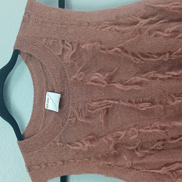 KERISMA Wool Knits Sleeveless Fringe Top. Sizde M/L NWOT - Picture 2 of 7